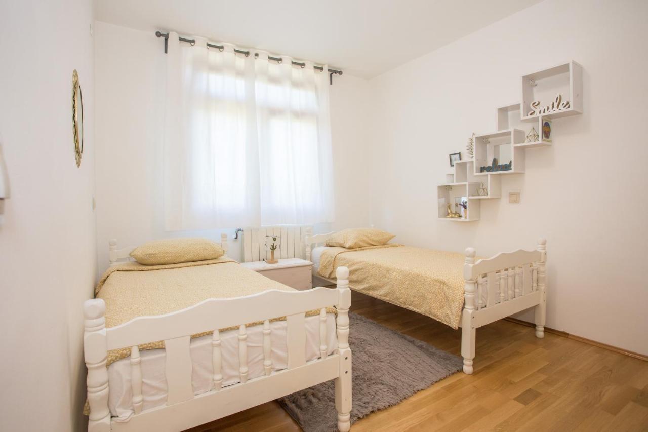 Apartment Rosse โปเรช ภายนอก รูปภาพ