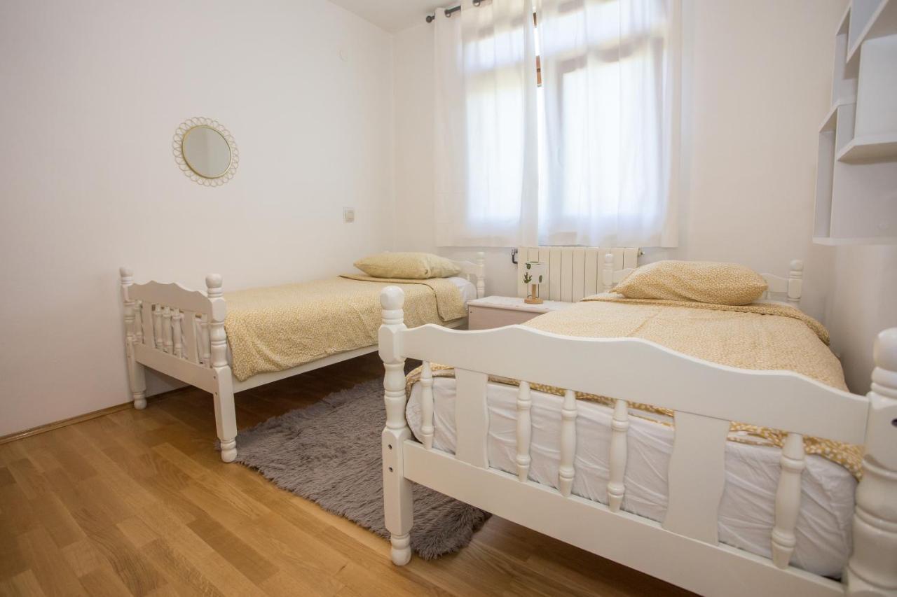 Apartment Rosse โปเรช ภายนอก รูปภาพ
